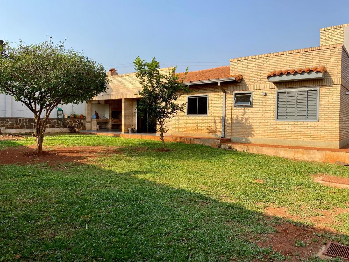 Moderna Y Unica Casa Independiente Con Jardin Y Estacionamiento Ciudad del Este Esterno foto