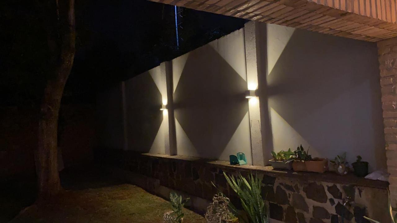 Moderna Y Unica Casa Independiente Con Jardin Y Estacionamiento Ciudad del Este Esterno foto